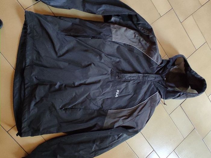 Coupe-vent de marque Fila