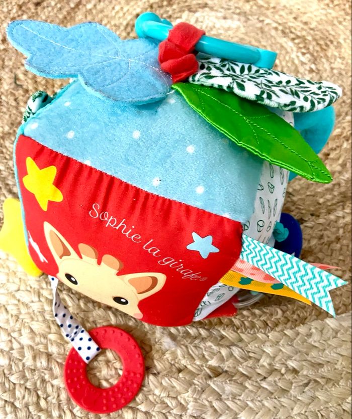 Maxi cube sensoriel Sophie la girafe
