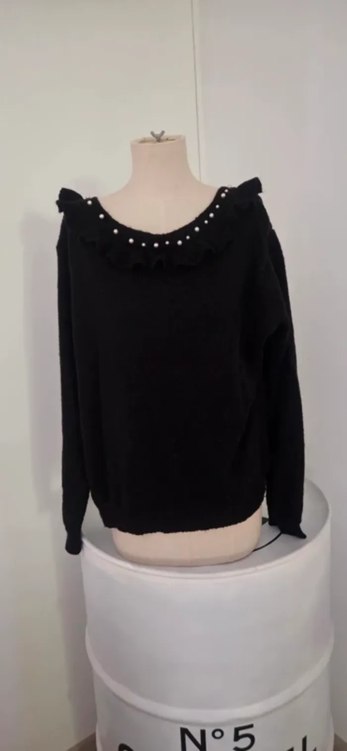 Pull Misskoo noir et perles
