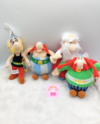Lot 4 peluches doudou Astérix Obélix 20 cm 2019 Delta sport édition Albert René