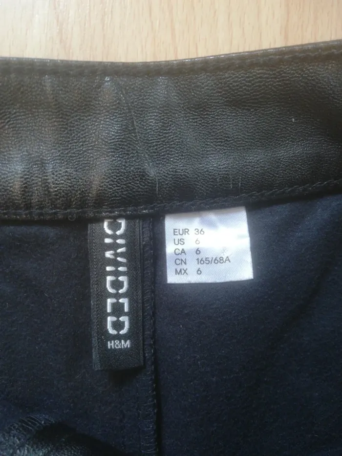 Short en cuir - photo numéro 4