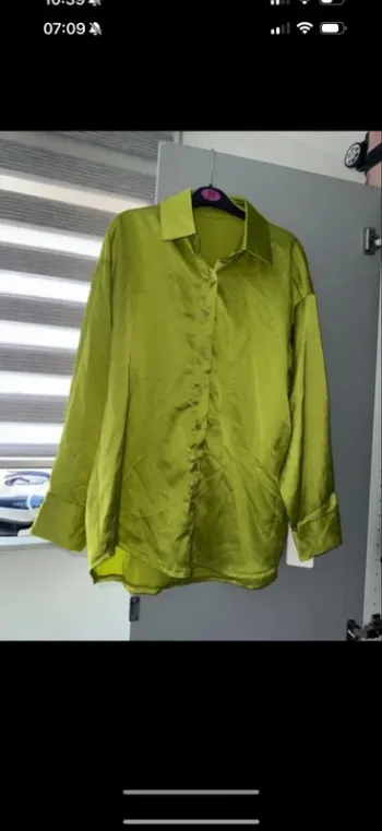 Chemise en satin taille L