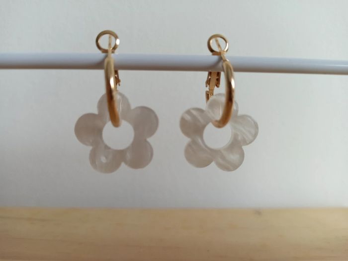 Boucles d'oreilles pampilles blanches