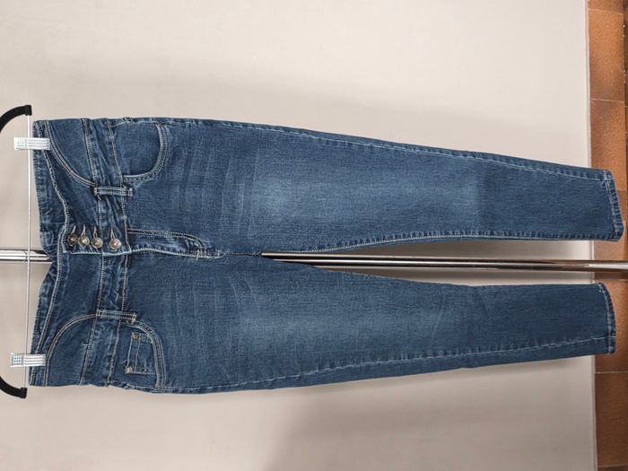 jean jamais porté T42 - photo numéro 1
