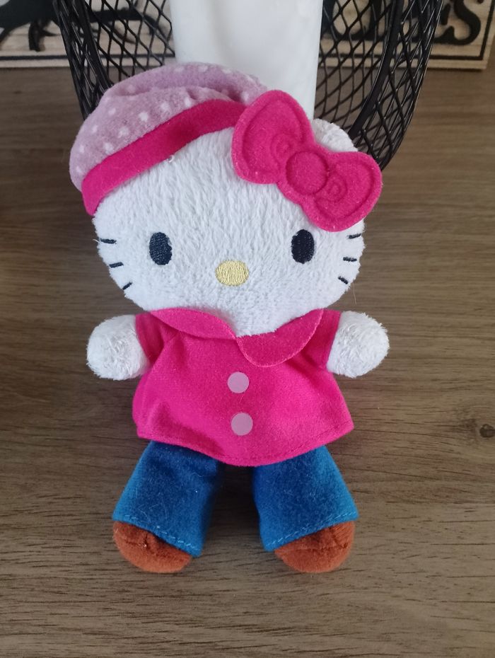 Peluche Hello Kitty - photo numéro 2