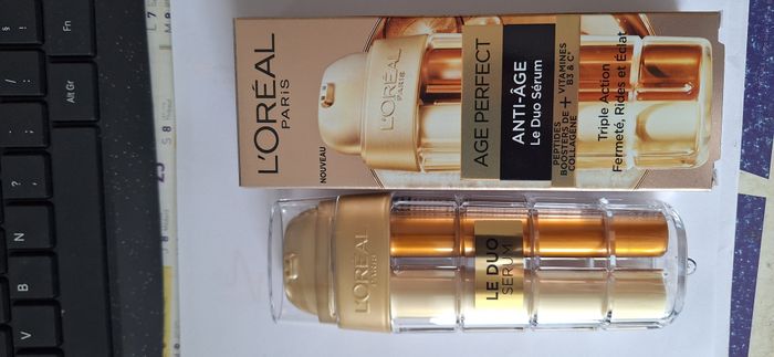 Age Perfect Sérum Anti-Âge Le Duo, Fermeté Instantanée, Anti-Rides et Éclat de la Peau.