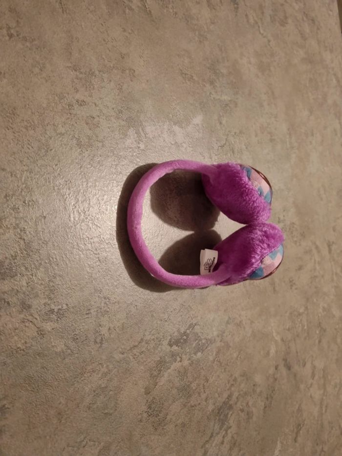 Cache oreille fille - photo numéro 4