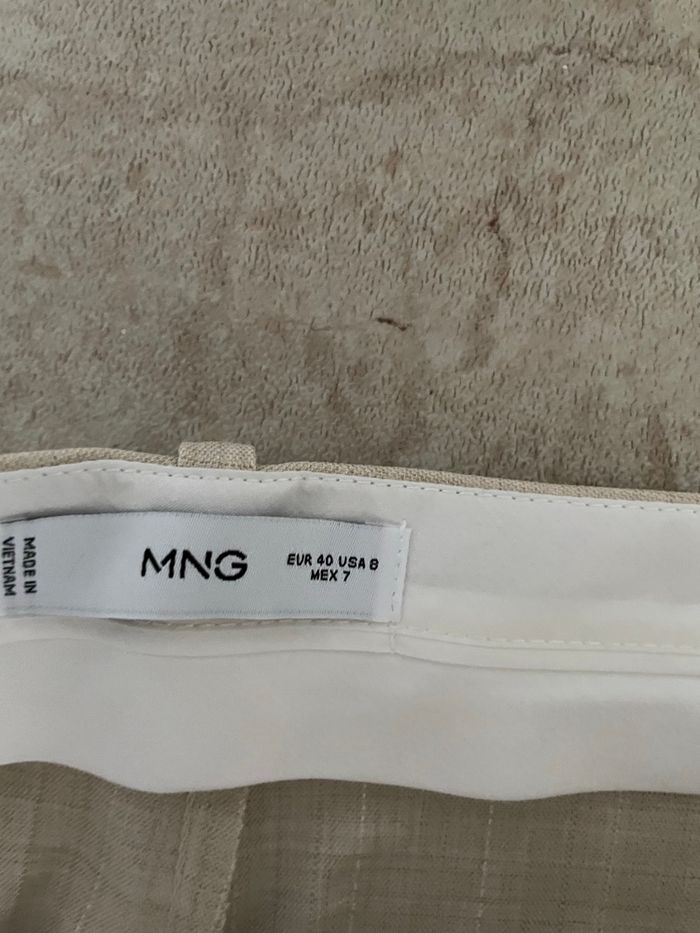 Costume mango, veste taille M pantalon taille 40 taille haute très bon état, 120