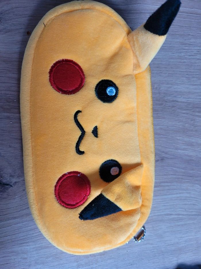 Trousse pikachu