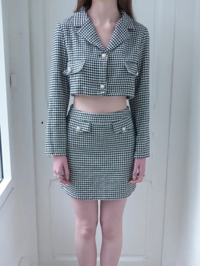 Très bel ensemble crop top veste + jupe courte en S - photo numéro 2