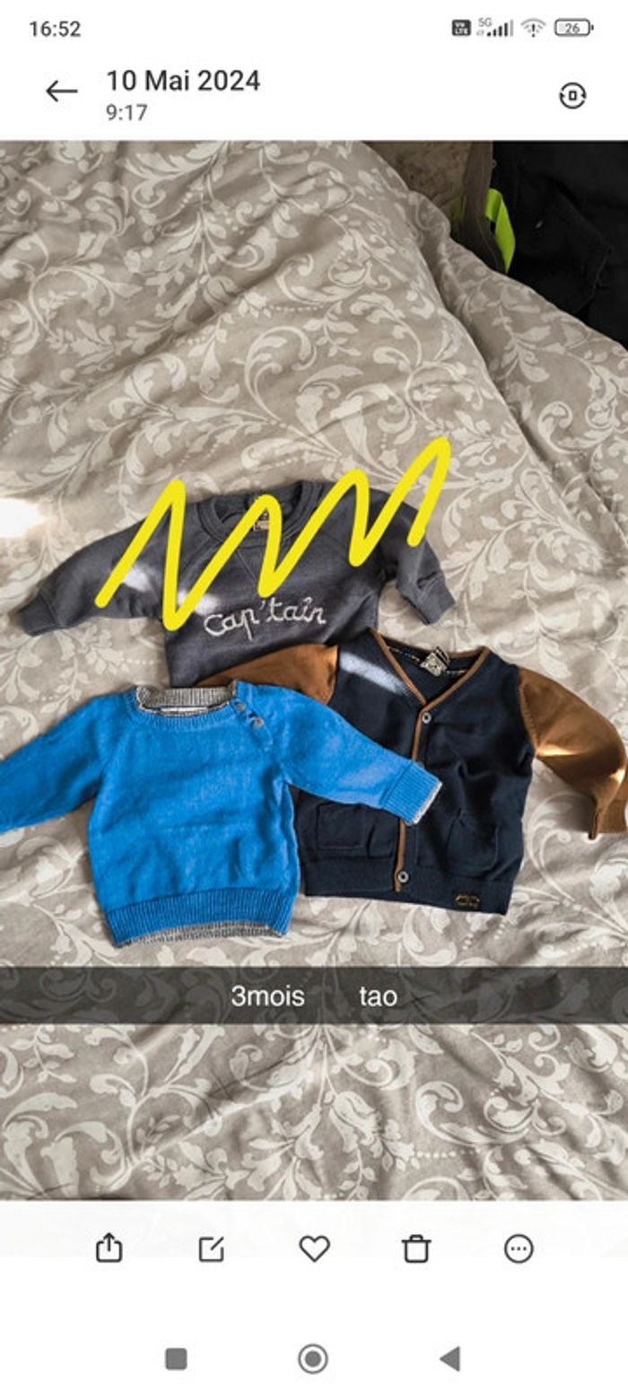 Pull / gilet taille 3 mois