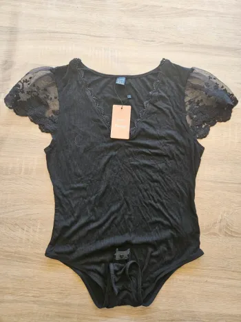 Body manches dentelle