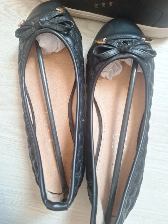 Lot de deux paires de chaussures noires pointure 34 - photo numéro 2