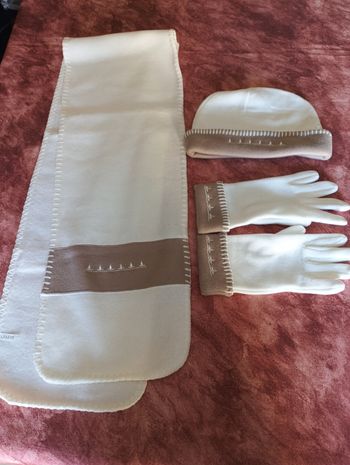 Lot écharpe,gants,bonnet