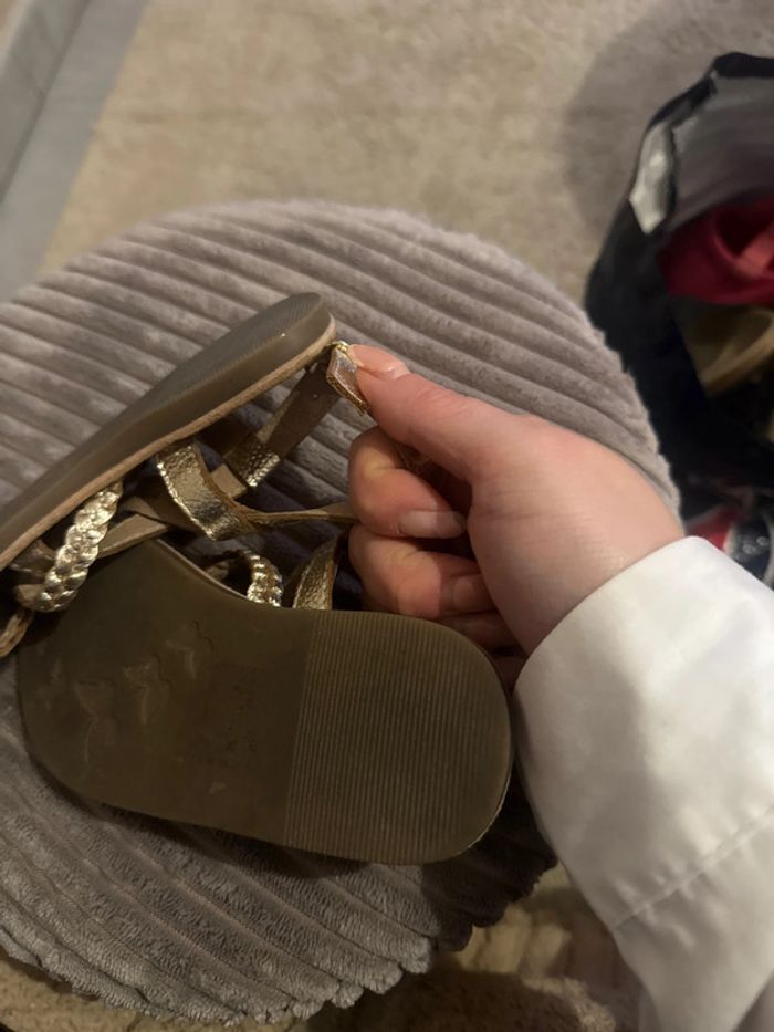 Claquette été fille doré en cuir pointure 24 - photo numéro 2