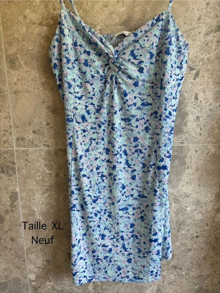Robe courte imprimée fleurs Mango