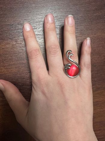 Bague fantaisie rouge ajustable
