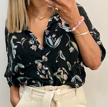 🌿 Chemise noire à fleurs Pull & Bear – Taille M