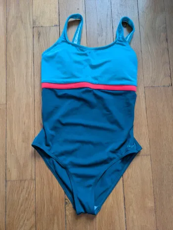 Maillot de bain une pièce decathlon nabaiji sport mer été S 36 très bon état