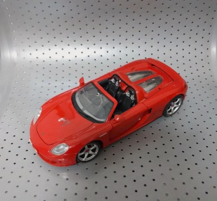 🙂 voiture jouet Porsche Carrera GT🙂