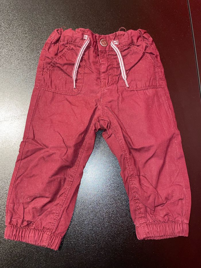 Pantalon droit bordeaux taille 9 mois