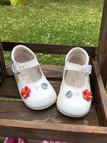 Chaussure semi ouverte fleurs