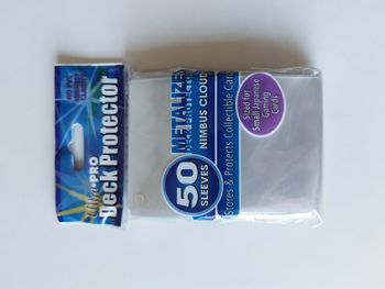 Pack de 50 pochettes/sleeves Ultra PRO Metalized Nimbus Cloud Small