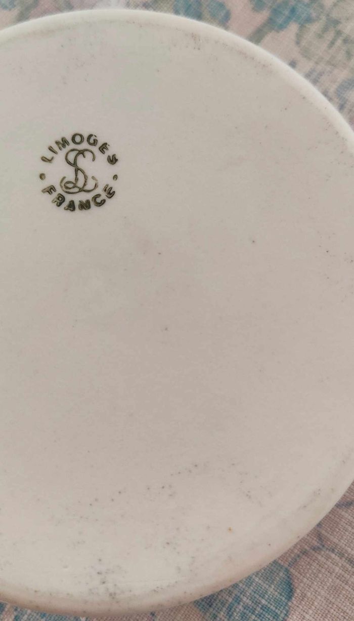 Boite ronde en porcelaine - photo numéro 3