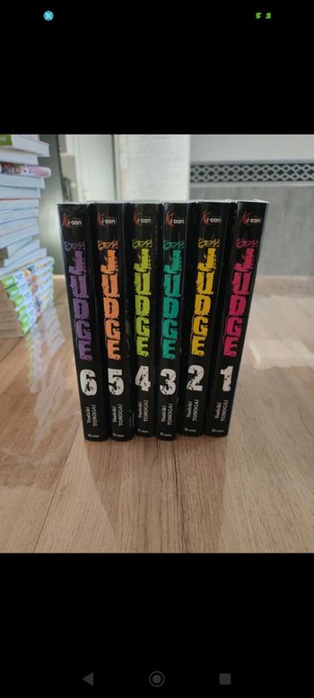 Lot 6 mangas judge