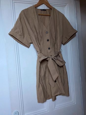 Robe beige Zara