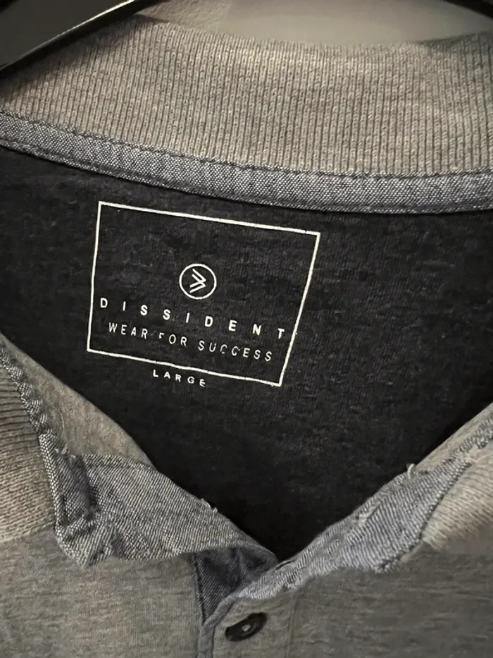 Polo gris - photo numéro 3