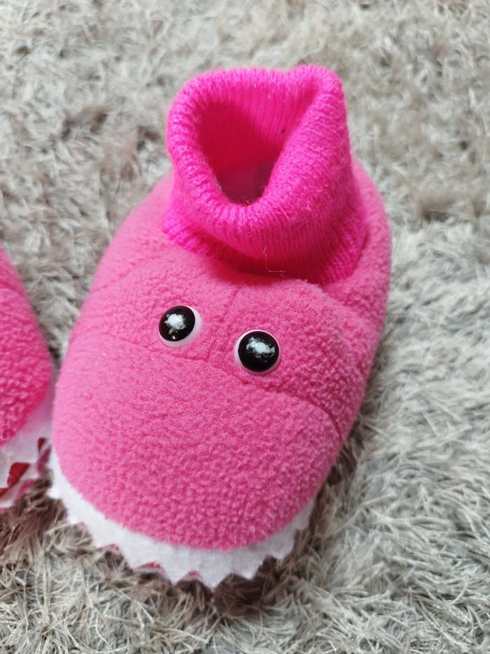 Chausson rigolo avec dents crocodile rose taille 22 - photo numéro 4
