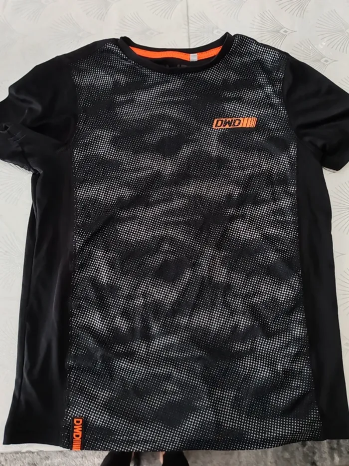 T shirt 11/12 ans