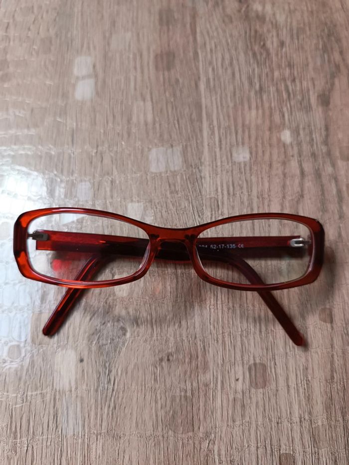 Monture lunettes rouges en bon état
