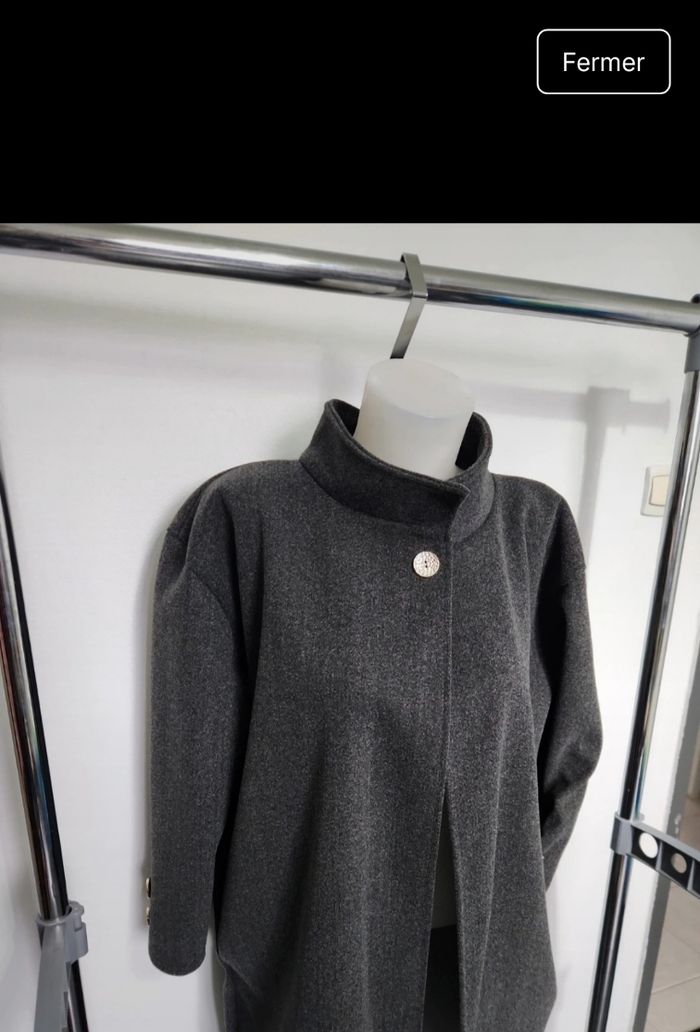 Long manteau à boutons dorés neuf taille unique jusqu au 46 - photo numéro 3