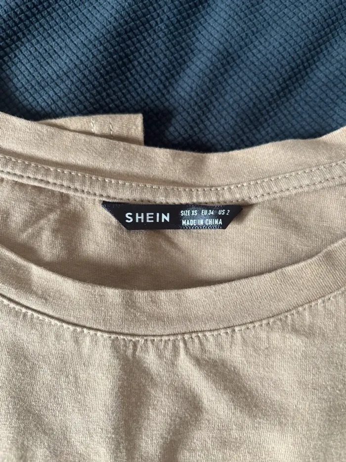 T-shirt shein XS - photo numéro 5