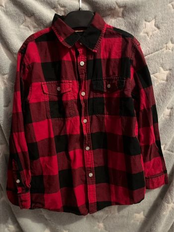 Chemise à carreaux rouge et noir
