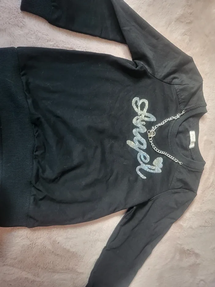 Pull noir
