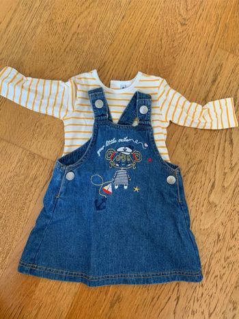 Robe salopette brodée  et t shirt