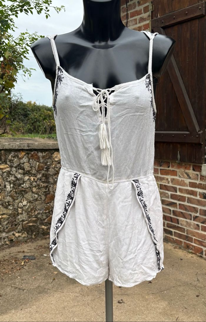 🌿 Combi-short à broderies – Jennyfer – Taille 36