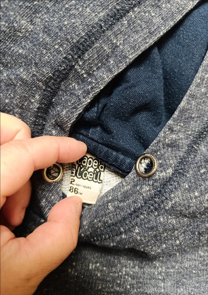 Pull a capuche - photo numéro 2