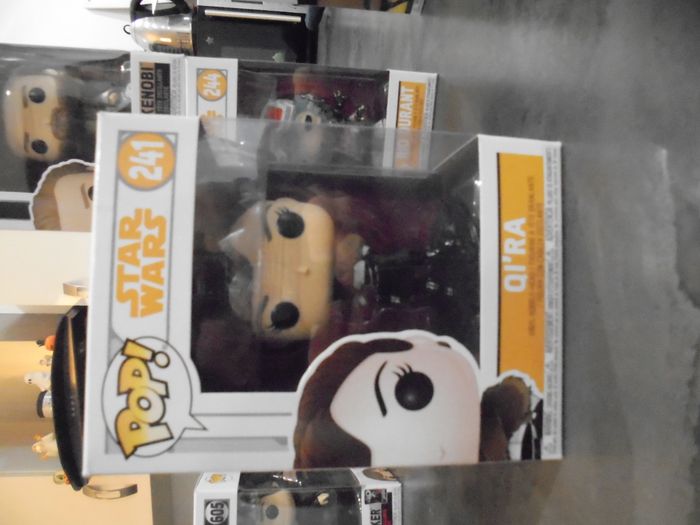 funko Pop ! Star Wars 241 Qi'Ra - photo numéro 2