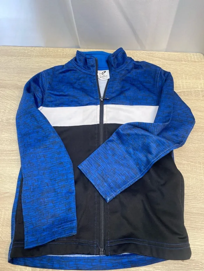 Lot de 9 vêtements vestes/teeshirts/cols roulés taille 8 ans - n5m - photo numéro 4