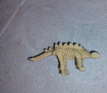 🦖 Figurine dinosaure squelette – Bon état 🦴