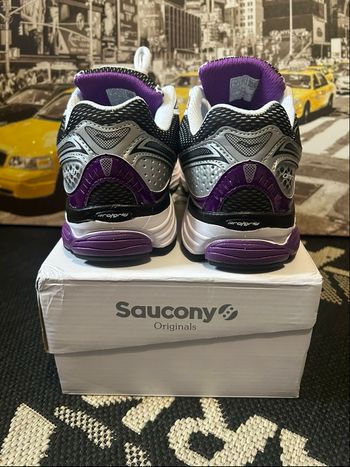 Saucony omni 9 violet taille 43 