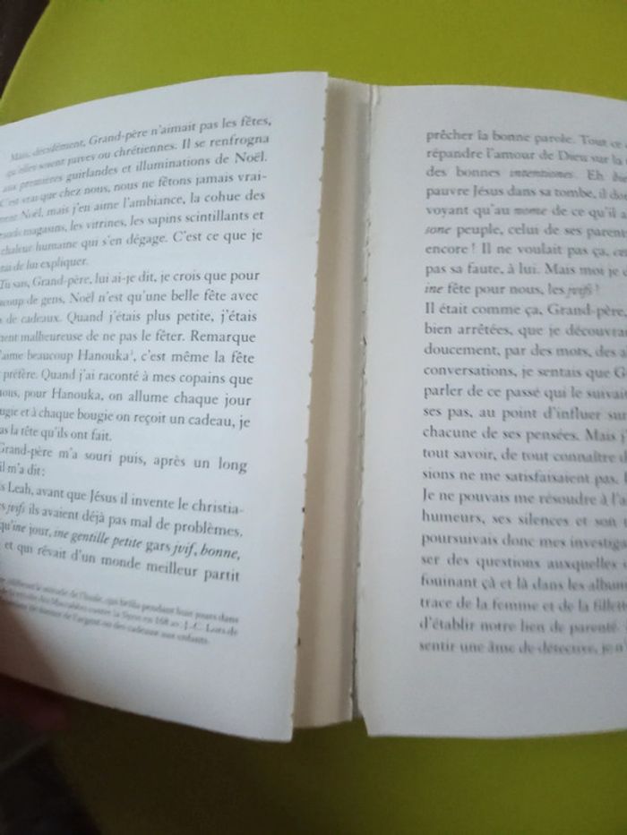 Livre un grand père tombé du ciel - photo numéro 2