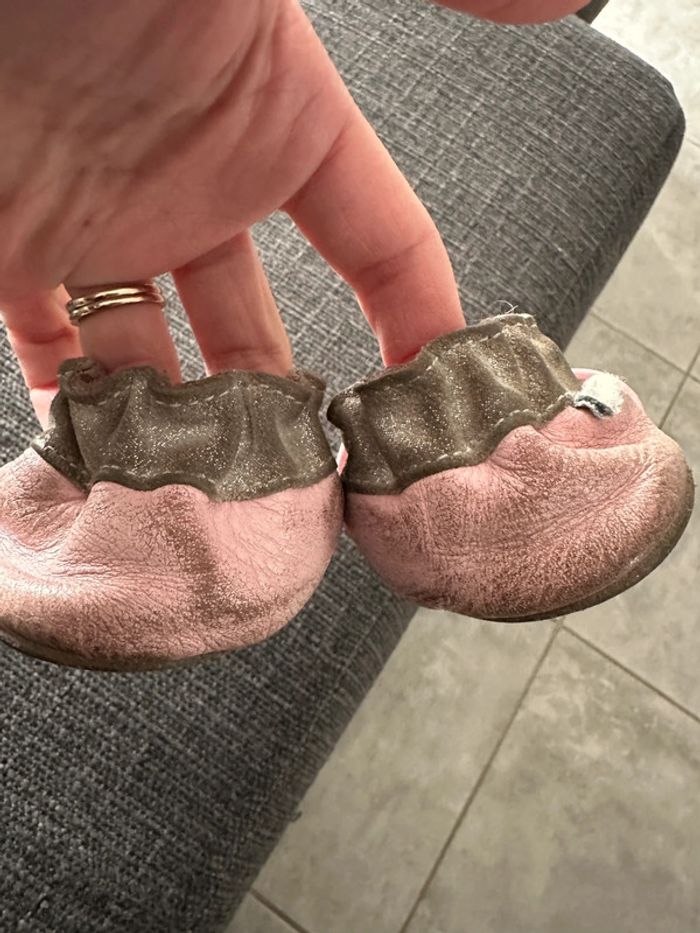 Chaussons cuir taille 6-12 mois - photo numéro 4