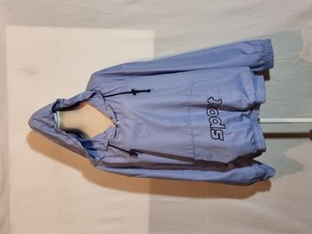 Coupe-vent de sport à capuche