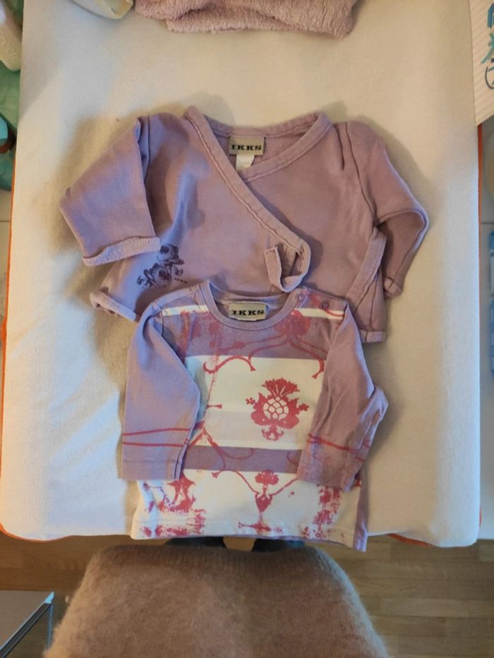 Ensemble t-shirt et sweat cache coeur taille 61/68