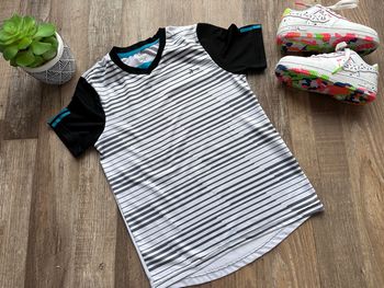 - Maillot bon sport   - 8 ans - Bon état